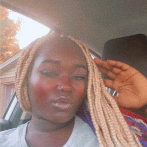 Meet your Posher, Yatta